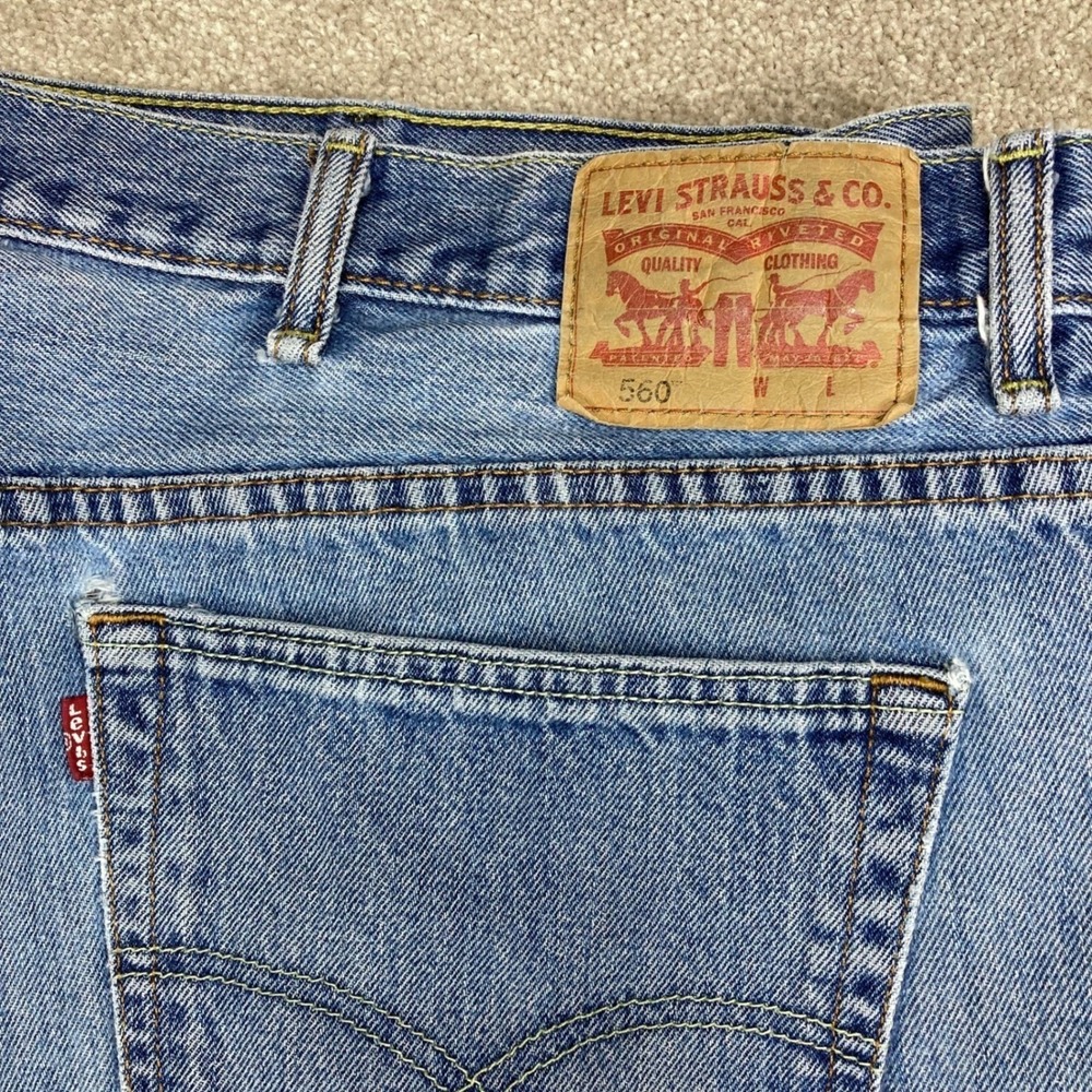 Levis 560 Comfort Fit Tapered Leg Jeans Mens Sz 48x32 Blue Classic Rugged Denim - Picture 4 of 16